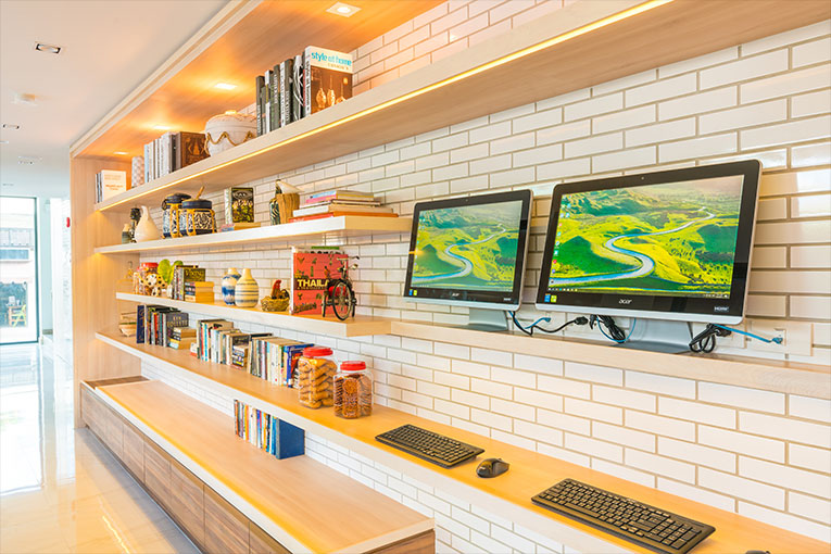 BUSINESS CORNER