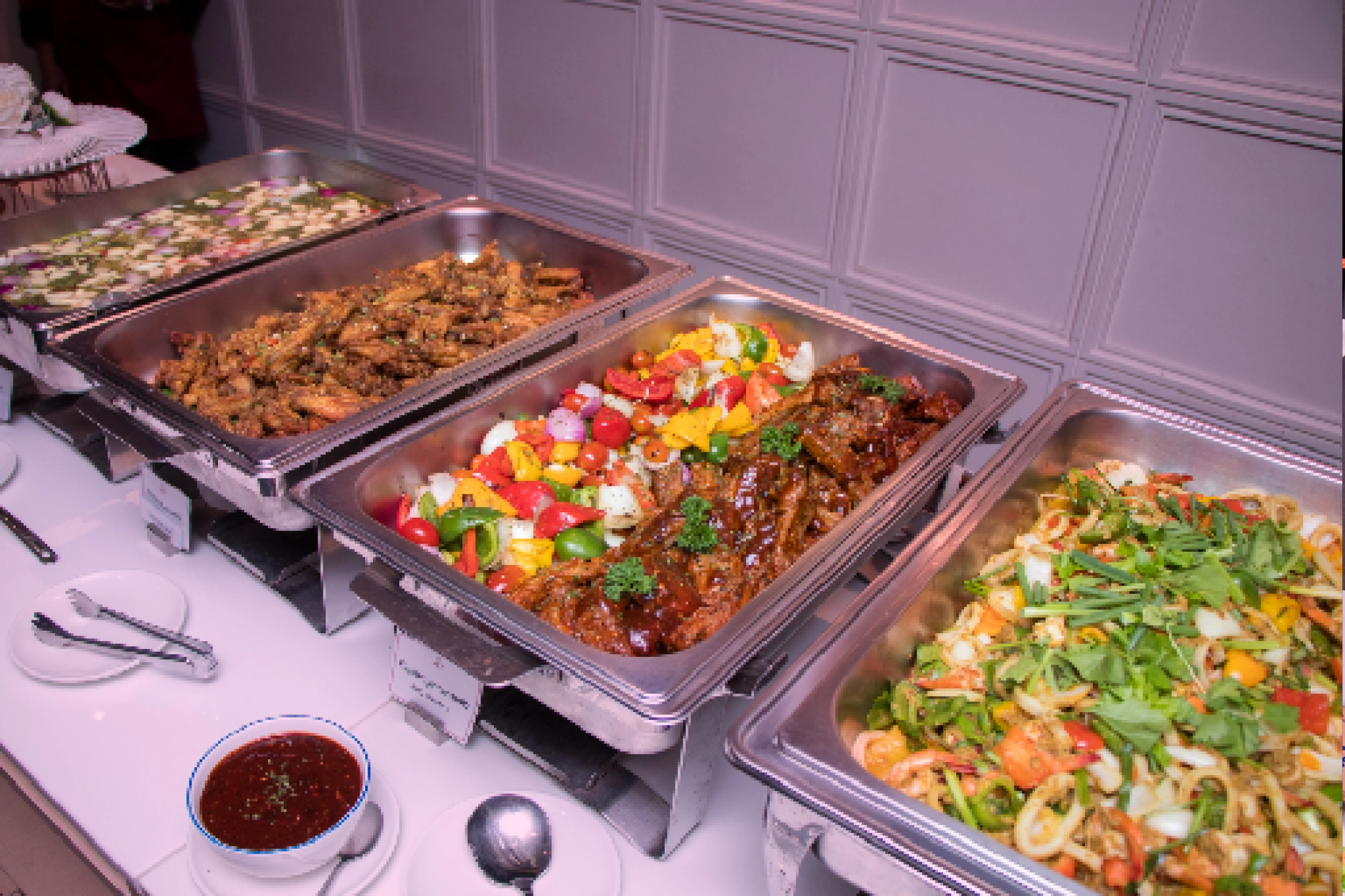 Thai Buffet สำหรับงานเลี้ยงที่ Koon Hotel